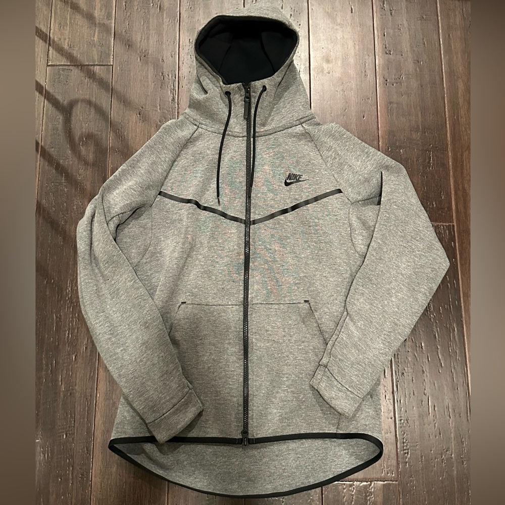 Nike Tech Fleece Zip up Hoody (Grey)